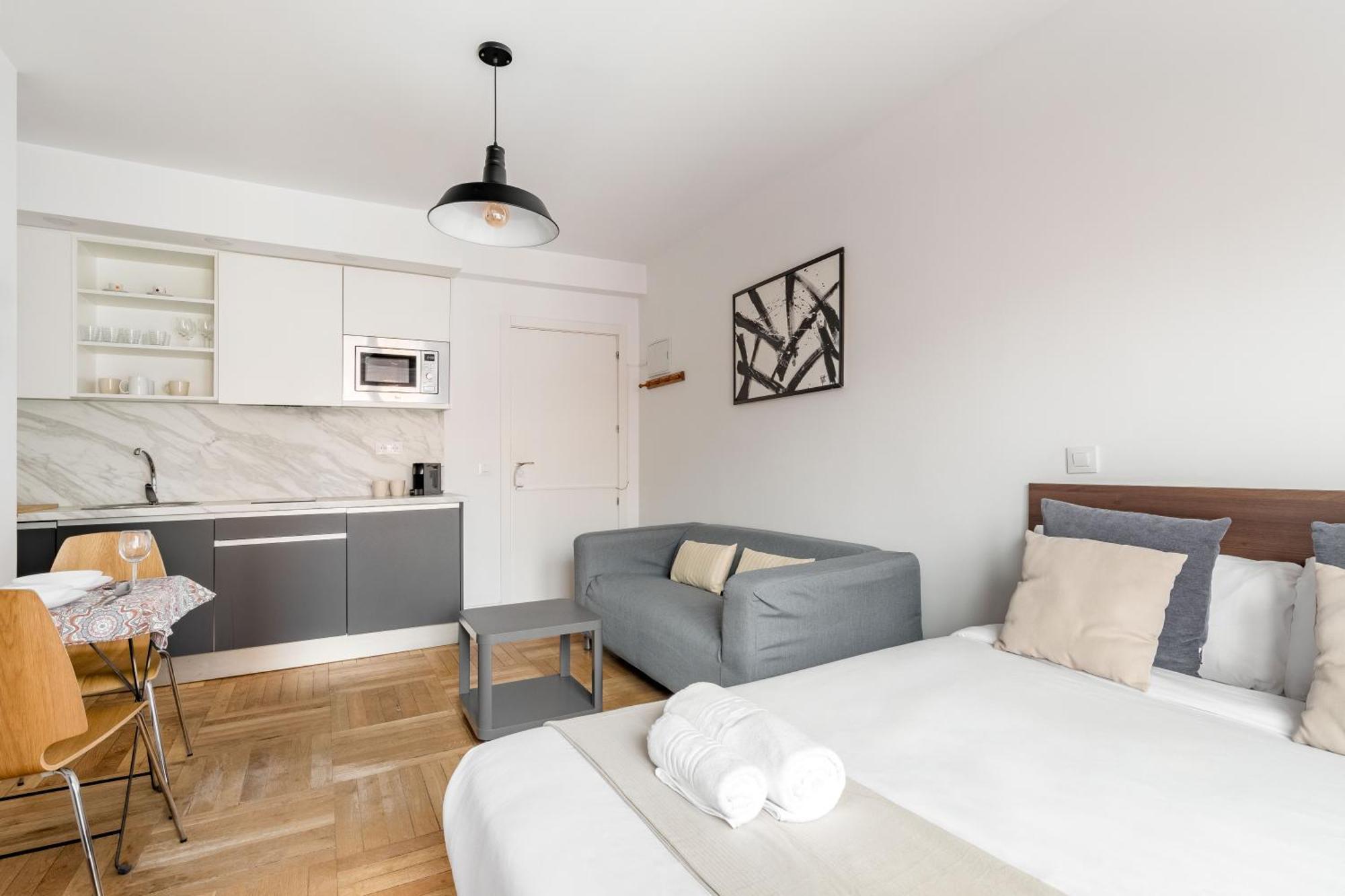 Charming Sol Studios Madrid Exteriör bild